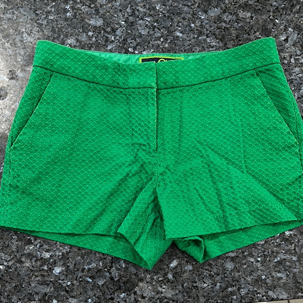 C. Wonder Textured Green Shorts Tailored Fit